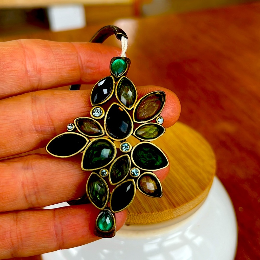 Green costume jewelry bracelet-  green jewels